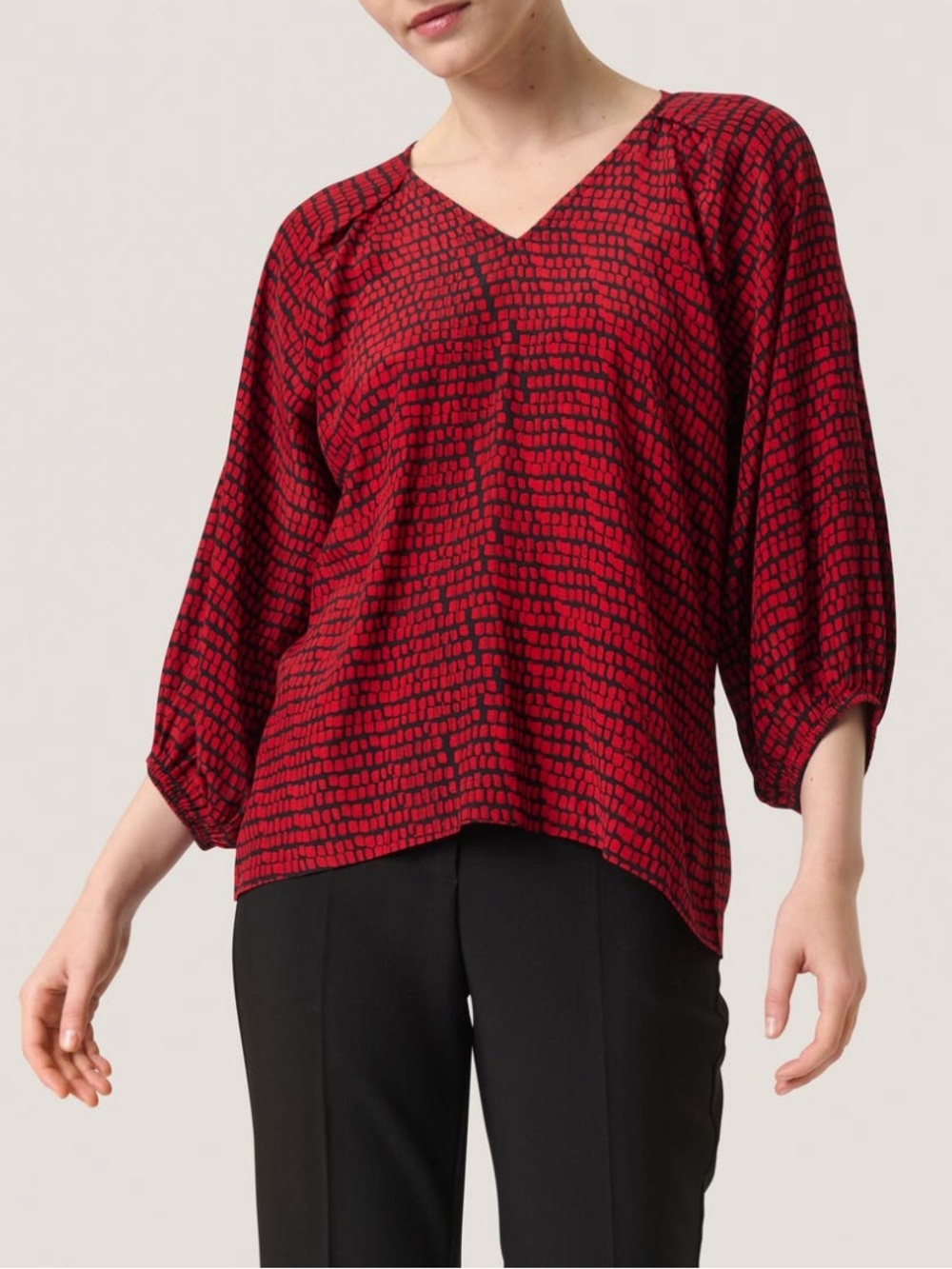 NWT Soaked in Luxury Slalize 3/4 sleeve blouse L